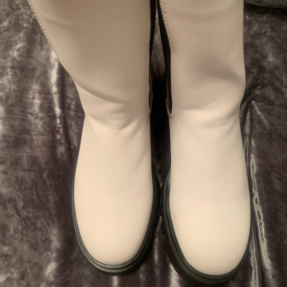 Black X White chunky heel booties - Picture 5 of 6